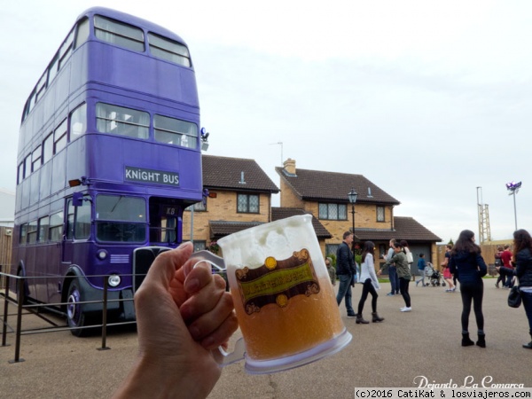 Cerveza de mantequilla en Londres
Probando la cerveza de mantequilla en los estudios de Harry Potter en Londres
Warner Bros. Studio Tour London.
