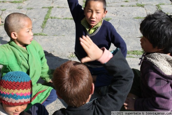 Niños jugando
Niños jugando
