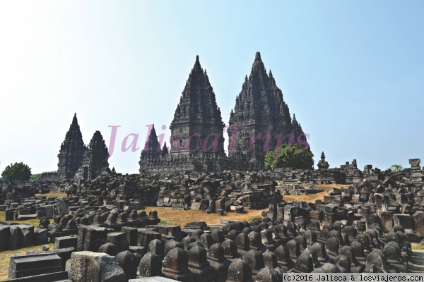 Prambanan
Templo de Prambanan en Java
