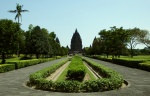 Prambanam a lo lejos