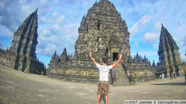 Prambanan
Prambanan
