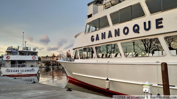 Gananoque - Mil Islas
Paseo por Gananoque al atardecer (Mil Islas)
