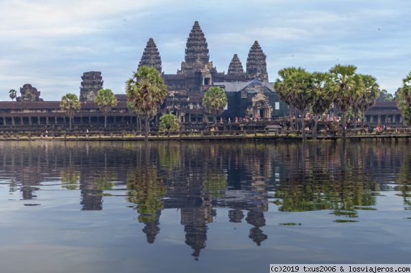 Angkor
Angkor un lugar donde las piedras son preciosas e interesantes
