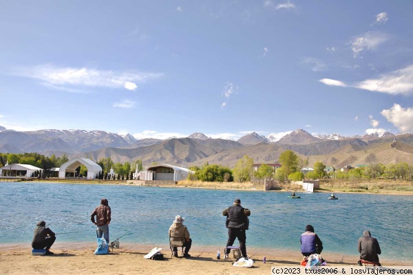 Pescadores en el Lago Issyk -Köl
Pescadores en el Lago Issyk -Köl
