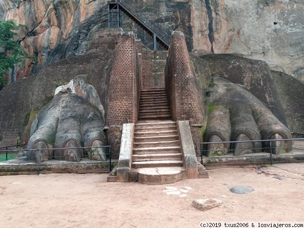 Las garras del León
Garras del León para subir el último tramo de La Roca de Sigiriya

