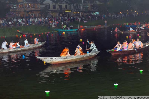 Festival de la Luna llena en Hoi An
Festival de la Luna llena en Hoi An
