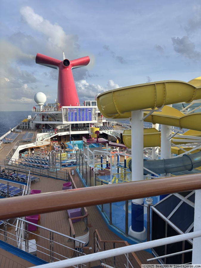 Miami, crucero Carnival por las Bahamas y Nueva York en agosto de 2025 - Blogs de USA - 19/08/2025 - Día de navegación Carnival Sunrise (3)