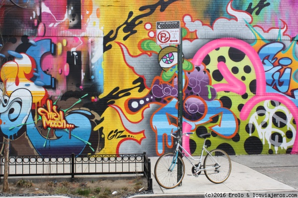 Graffiti en Brooklyn, NY
Colores colores colores. Tantos graffitis que una no sabe cuál escoger como preferido
