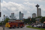 Coche de bomberos en Niagara Falls
Coche, Niagara, Falls, bomberos, cortaron, tráfico, para, rescatar, persona, tiró, desde, puente