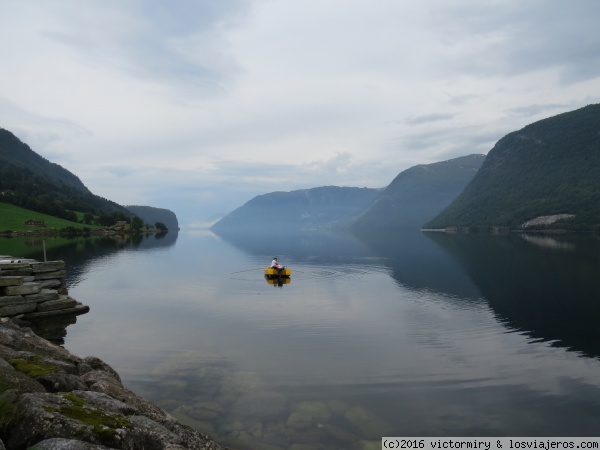 Día 4: Hellesylt - Geiranger - Crucero por los Fiordos, la tierra de los Vikingos. (2)