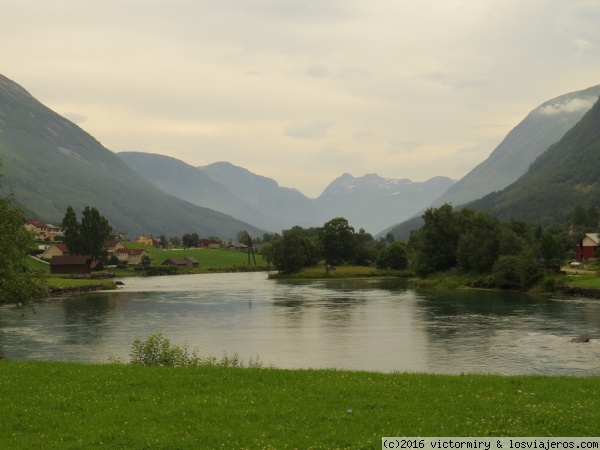 Crucero por los Fiordos, la tierra de los Vikingos. - Blogs de Baltico y Fiordos - Día 4: Hellesylt - Geiranger (3)