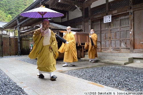 Japón - 14 días de templos y neones. - Blogs de Japon - DÍA 10: tumbas, templos y jardines secos de Koyasán (2)