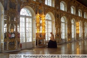 San Petersburgo, Rusia
El castillo de la emperatriz Catalina . Jekatarinski , salón de los espejos .
Esto se suele registrar escenas bailes / balos o adaptaciones de novelas rusas
