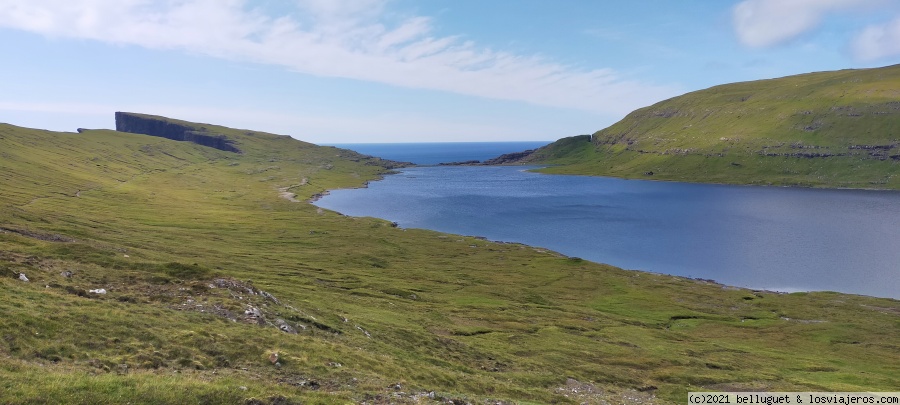 Islas Feroe 2021 - Blogs de Dinamarca - Dia 4. Isla de Vágar. Cascada de Bosdalafossur -LeitVatn - Traelanípa (1)