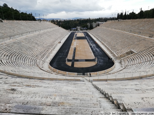 Estadio Panathinaikos
La palabra Estadio proviene del griego Stadion, y era la medida de 182 metros de una carrera a pie
