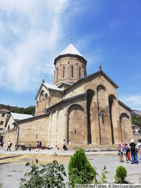 Monasterio femenino de Santavro
Las dos iglesias están muy cerca, aunque con el calor el paseo en coche es más agradable...
