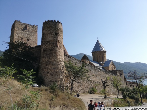 Fortaleza de Ananuri, del siglo XVIII
Más espectacular por fuera que por dentro.
