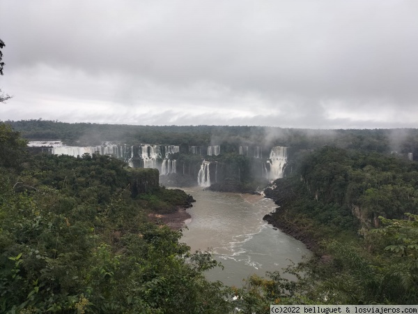 Primera foto en las Cataratas
Primer Mirador en el Lado ” Brasileiro”
