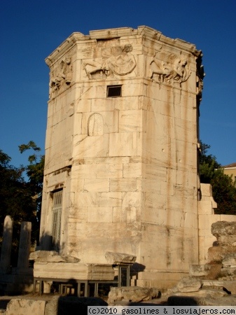 La torre de los Vientos de Atenas
La antigua torre de los vientos del agora romana
