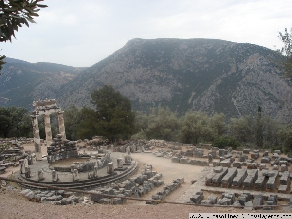 Foro de Delfos y Meteora en Grecia y Balcanes: El Tholo de Delfos