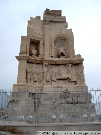 El Monumento a Filippo II de Atenas
Monumento homenaje al padre de Alejandro Magno en el monte Filopapos
