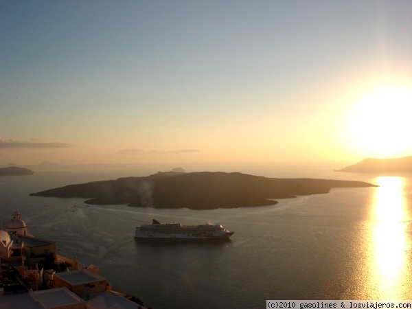 Otro atarceder sobre el volcán de Santorini
Puesta de sol sobre la caldera desde Imeroviglli
