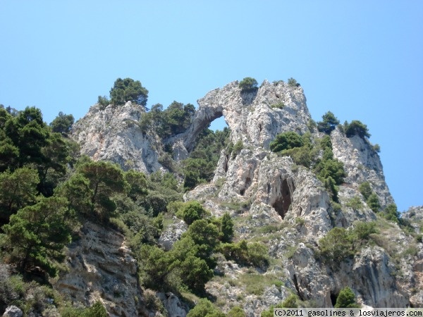 El elefante de Capri
Caracteristica roca la cual parece la cabeza de un elefante que se agarra a las rocas
