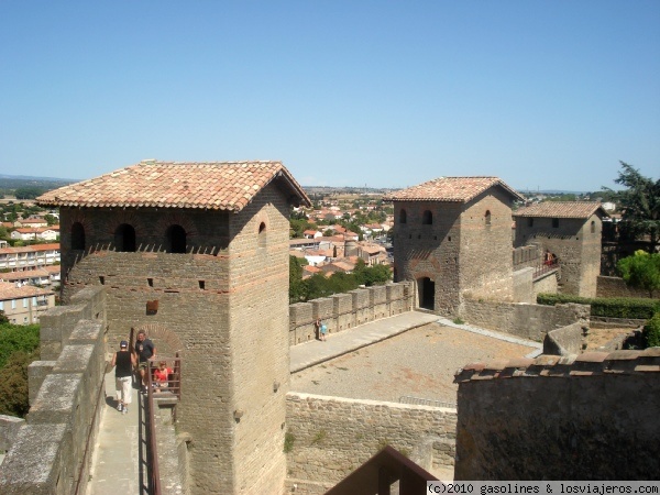Las torres de Carcassonne
Vista del paseo que recorre las murallas de Carcassonne
