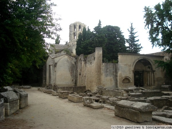 Les Alyscamps de Arles
Antiguo cementerio romano de Arles
