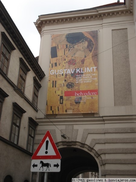 Simbolos de Viena
Dos de los simbolos de Viena junto a Sissi:  El beso de Klimt y la escuela española de equitación
