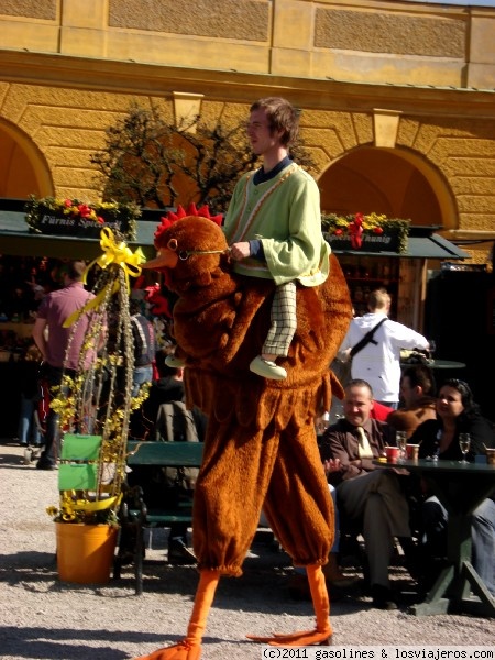 Animador en el Palacio de Schonbrunn en Viena
Uno de los animadores que habia en una pequeña feria de casetas a la entrada del palacio de Schonbrunn para regocijo de los niños
