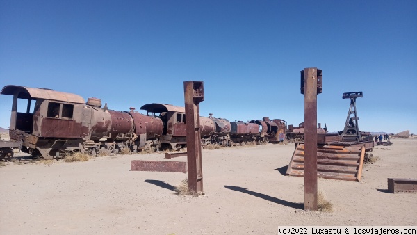 Cementerio de trenes en Uyuni
Algunos de los trenes que reposan en el cementerio de trenes de Uyuni
