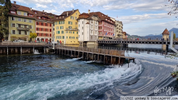 Vista de la ciudad de Lucerna junto al río Reuss
Vista de la ciudad de Lucerna junto al río Reuss
