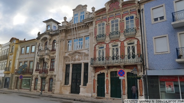 Fachadas frente al gran canal, Aveiro
Fachadas frente al gran canal, Aveiro
