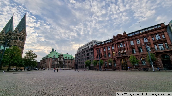 Domshof, Bremen
Domshof, con la catedral y el Ayuntamiento al fondo, Bremen
