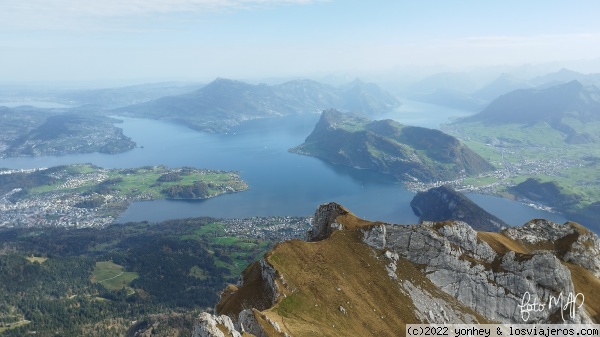 Vistas desde Esel, Pilatus, Suiza
Vistas desde Esel, Pilatus, Suiza
