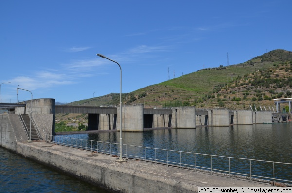 Presa sobre el Duero, Portugal
Vista de la presa según se sale de la esclusa
