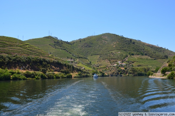 Vistas del Duero desde crucero, Portugal
Vistas del Duero desde crucero, Portugal
