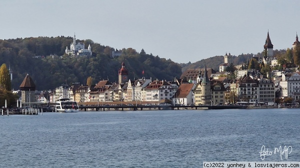 Vista de Lucerna según se llega en barco, Suiza
Vista de Lucerna según se llega en barco, Suiza
