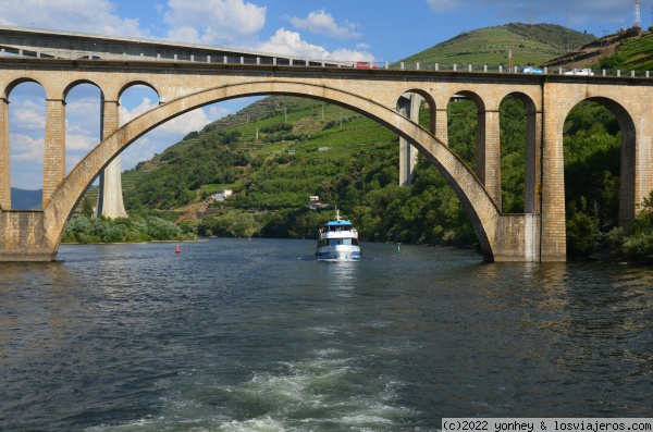 Llegando el crucero a Peso da Regua, Portugal
Llegando el crucero a Peso da Regua, Portugal
