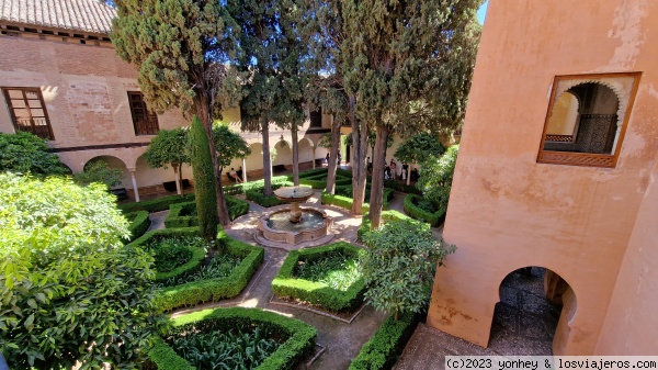 Patio de la Lindaraja, Palacios Nazaríes, Alhambra
Patio de la Lindaraja, Palacios Nazaríes, Alhambra
