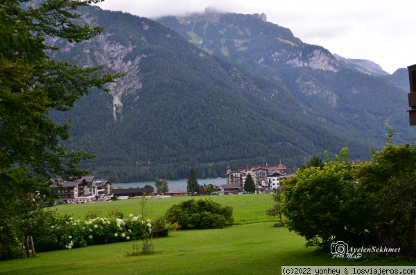 Pertisau
Vista de Pertisau con el lago y las montañas que lo bordean.
