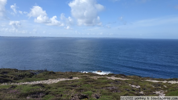 Cap de la Chevre, vista hacia Pointe du Van, Francia
Cap de la Chevre, vista hacia Pointe du Van, Francia
