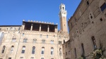 Vista de la Torre del  Mangia desde la Piazza del Mercato, Siena