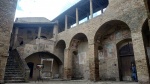 Patio interior acceso Palazzo Comunale de San Gimignano