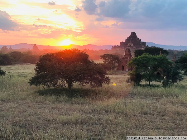 Atardecer en Bagan
Atardecer en Bagan
