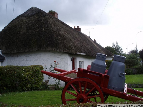 Adare (Irlanda)
Pintoresco pueblo del condado de Limerick, con sus casas con techos de paja
