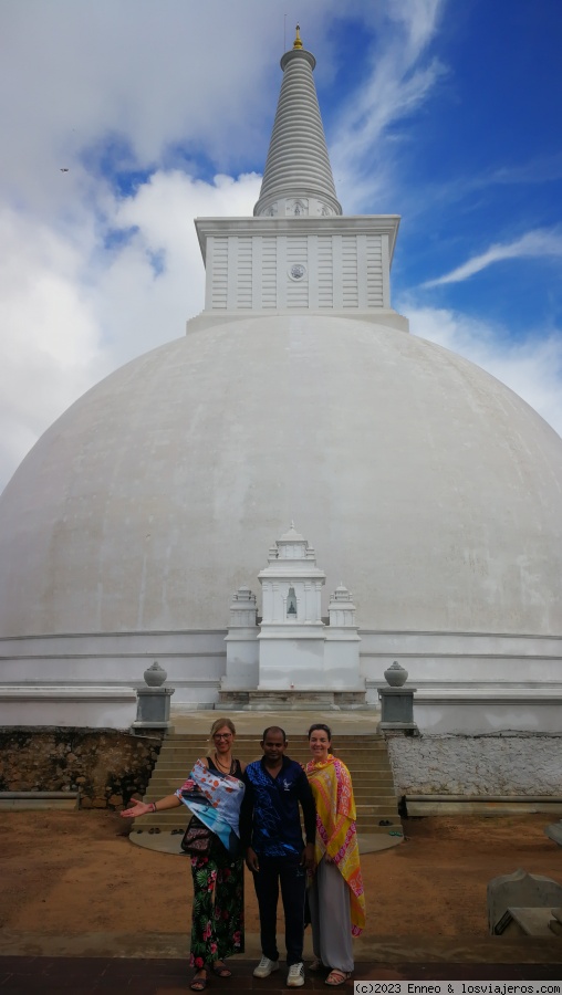 Sri Lanka en tuk tuk. - Blogs de Sri Lanka - Día 2. Anuradhapura - Sigiriya (1)