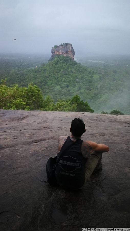 Día 2. Anuradhapura - Sigiriya - Sri Lanka en tuk tuk. (5)