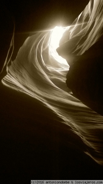 Upper Antelope  Canyon
Foto en el Antelope Canyon en blanco y negro
